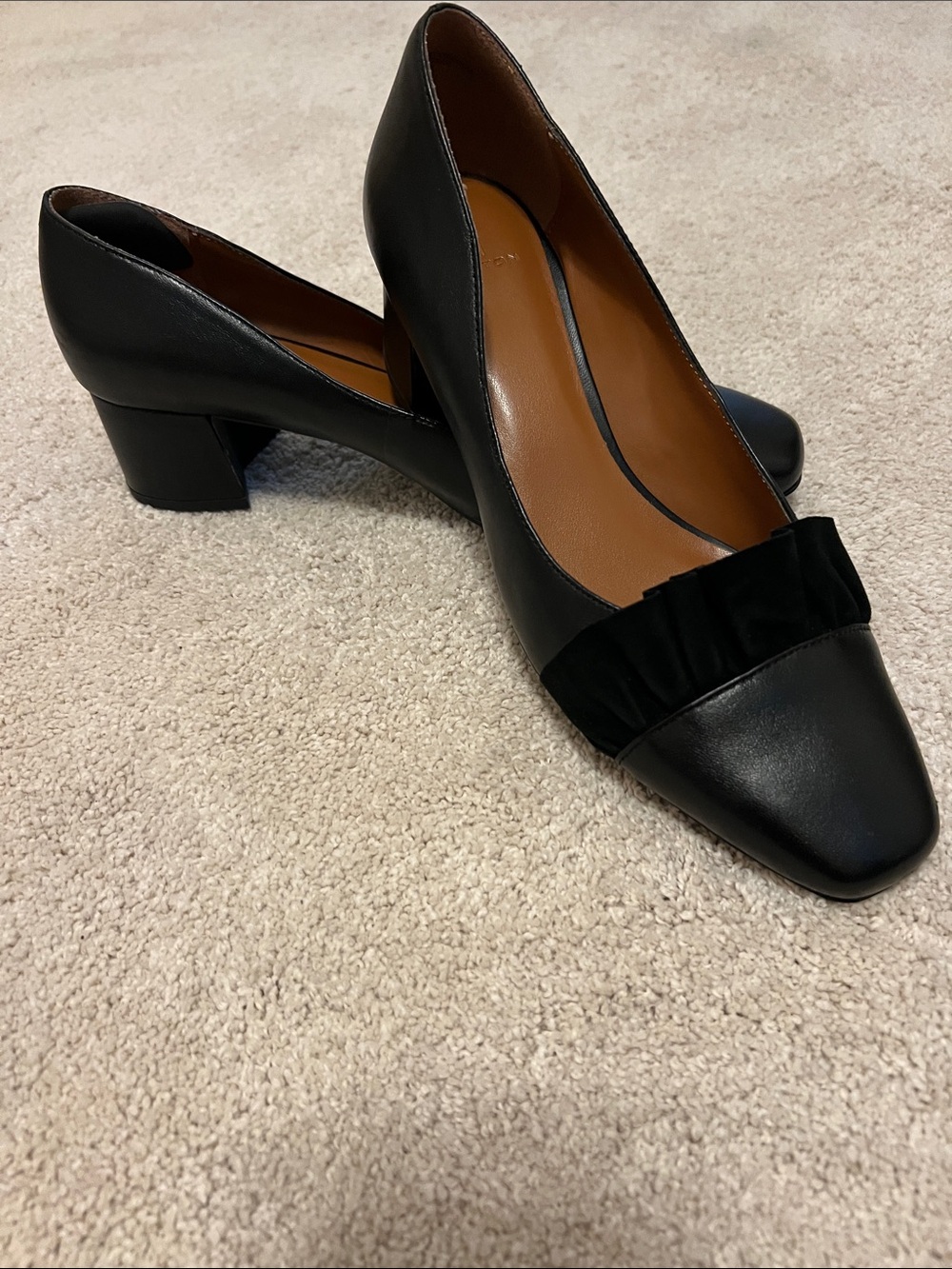 H by Halston Black Leather Low Block Heel Pumps with Ruched Toe Trim